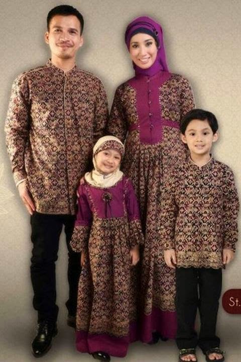 20+ Model Baju Batik Keluarga Seragam Pernikahan Terbaru 